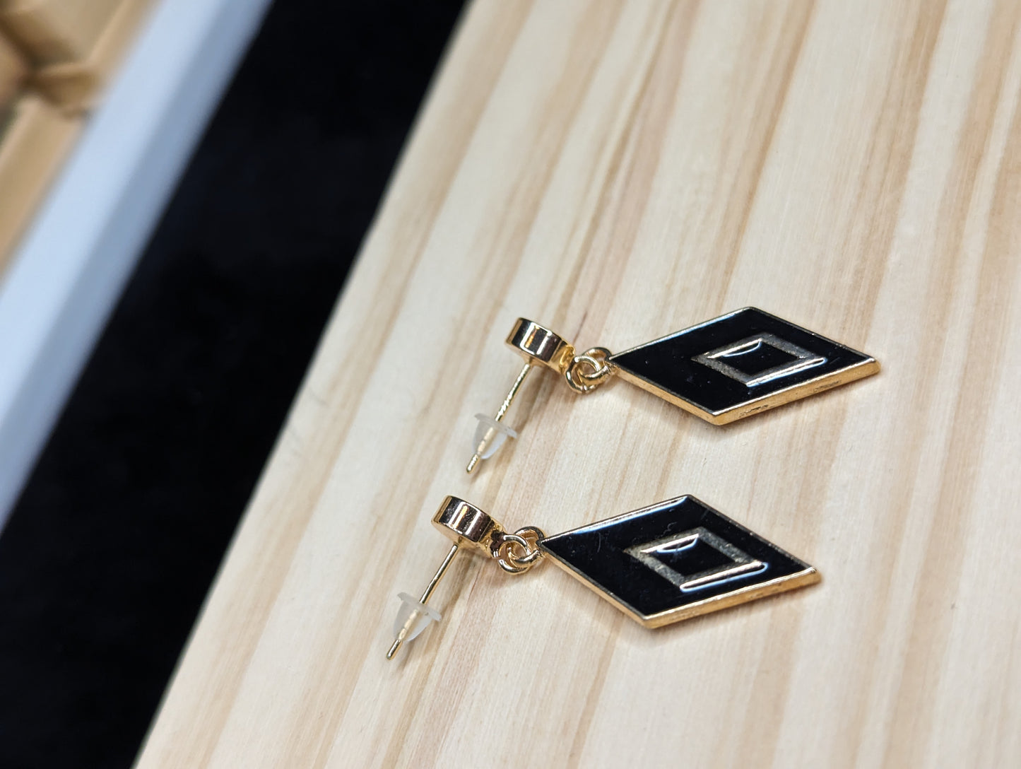 Gold Diamond Earrings image 3