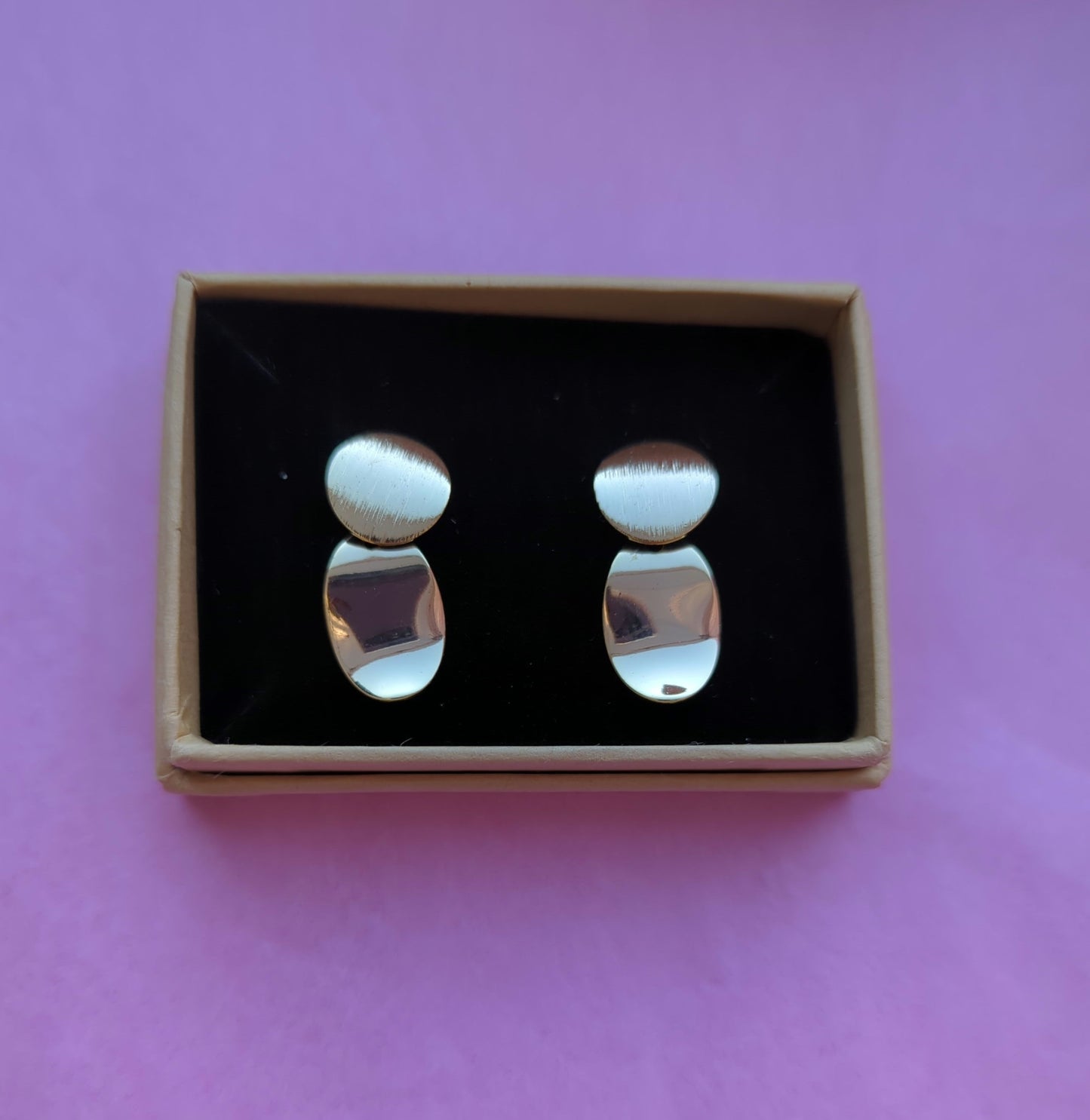 Wave studs image 0