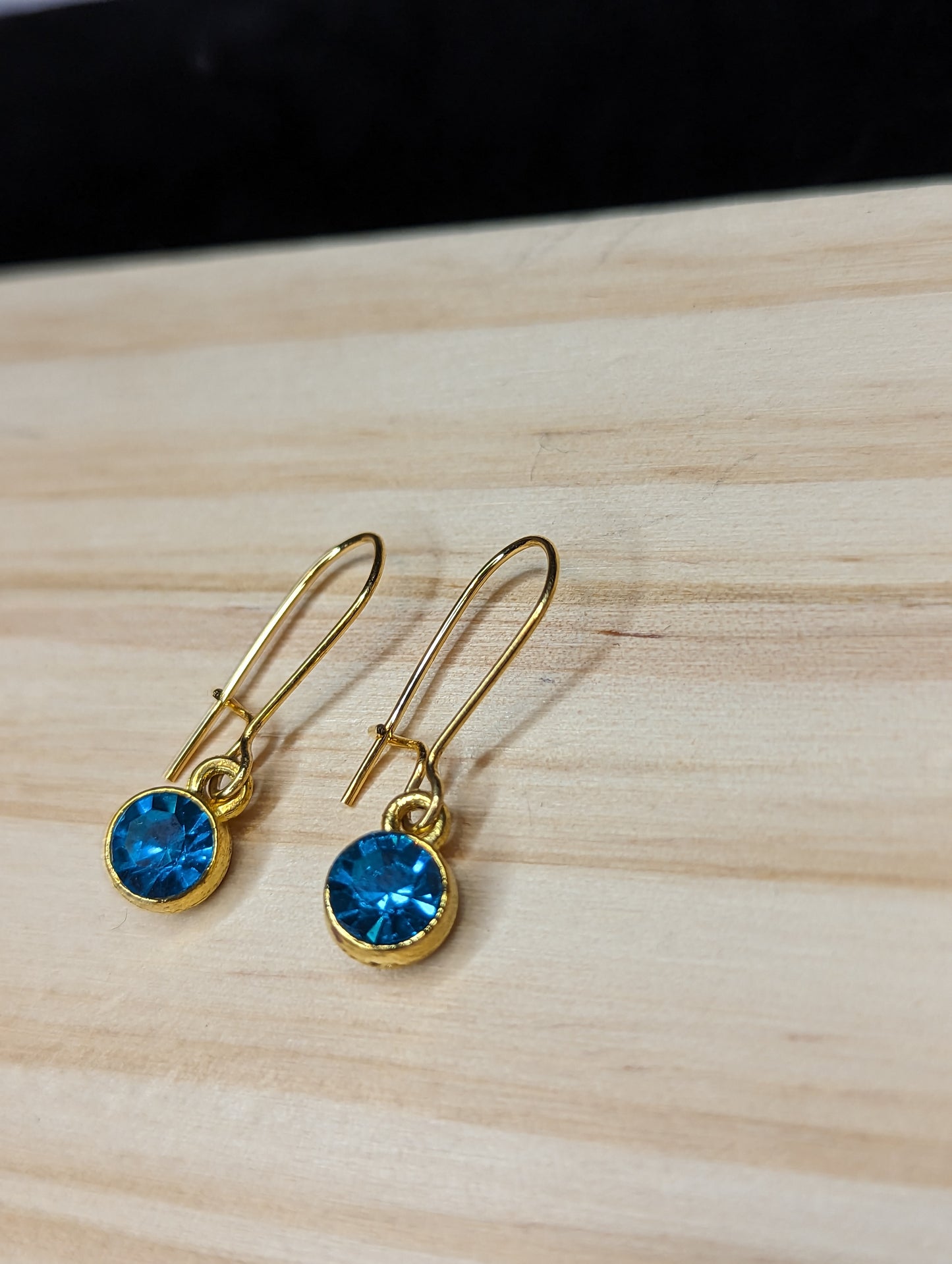 Small Gold earrings image 2