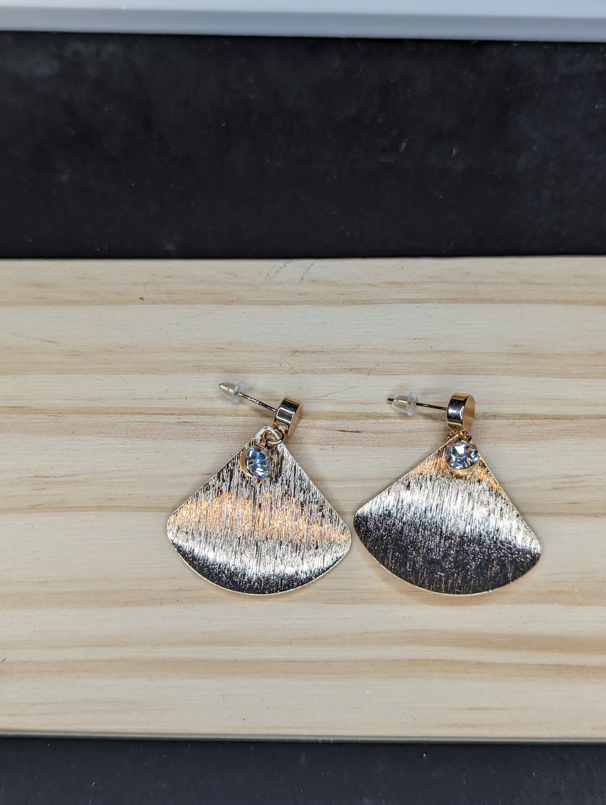  Gold Fan Stud image 2