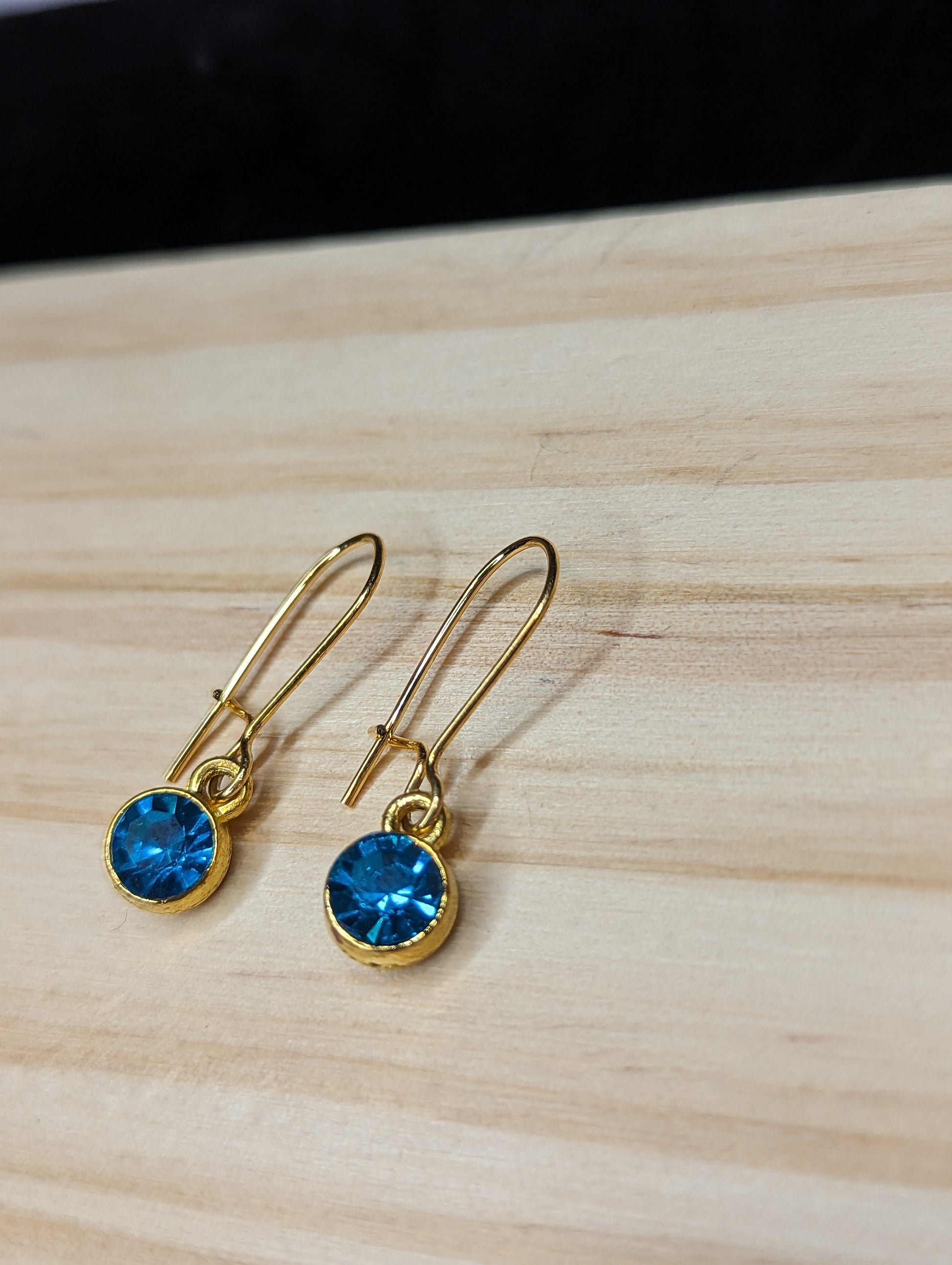 Small Gold earrings image 2